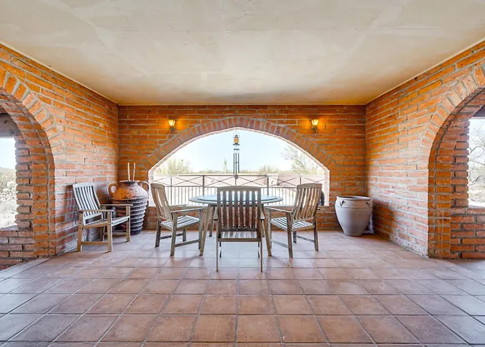 10-acre Desert Oasis W/ Expansive Patio In Tucson! Holiday home
