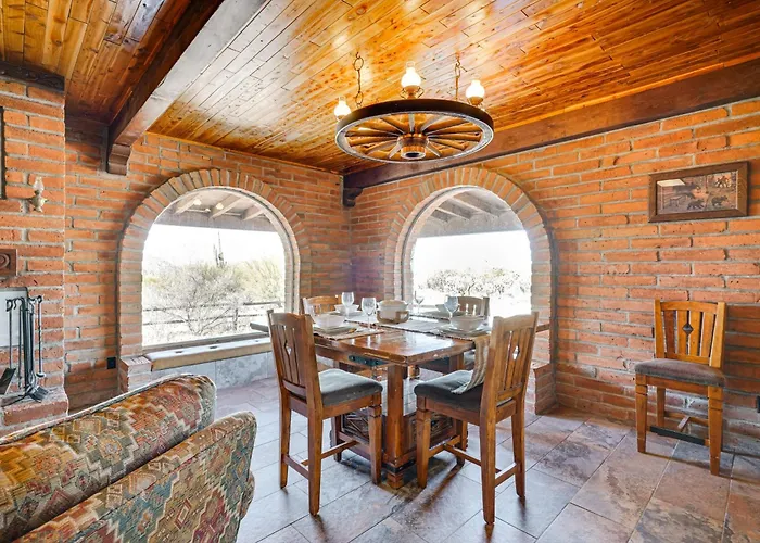 10-acre Desert Oasis W/ Expansive Patio In Tucson! Holiday home