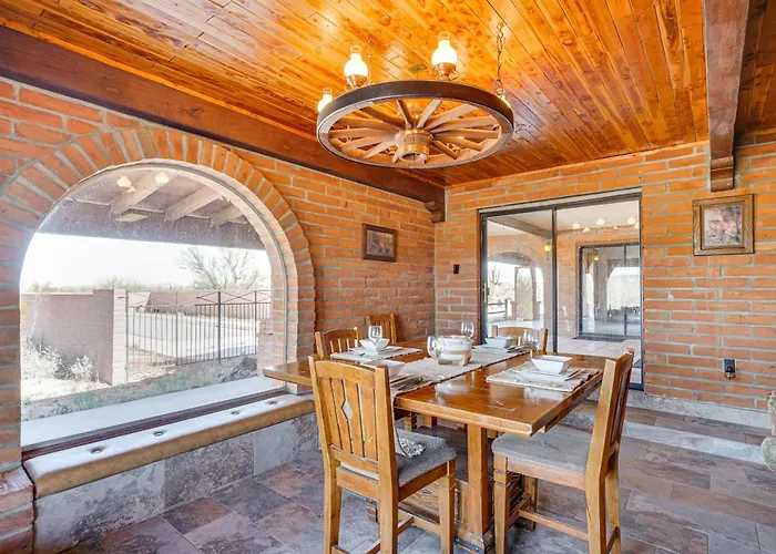10-acre Desert Oasis W/ Expansive Patio In Tucson! Holiday home *