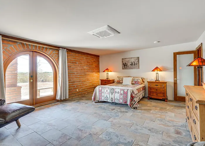 Holiday home 10-acre Desert Oasis W/ Expansive Patio In Tucson! Tucson
