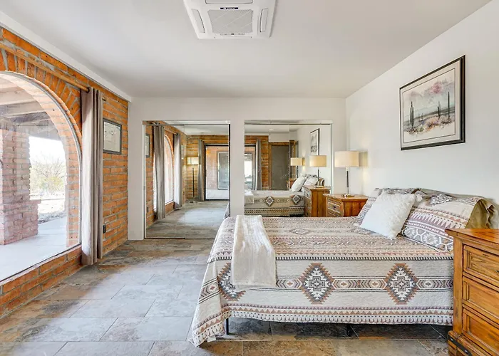10-acre Desert Oasis W/ Expansive Patio In Tucson! *
