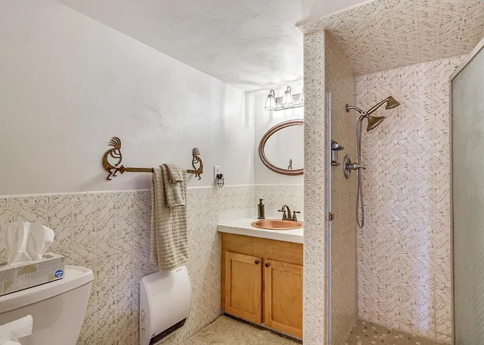 10-acre Desert Oasis W/ Expansive Patio In Tucson!
