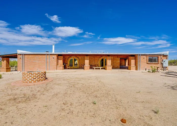 10-acre Desert Oasis W/ Expansive Patio In Tucson! Holiday home
