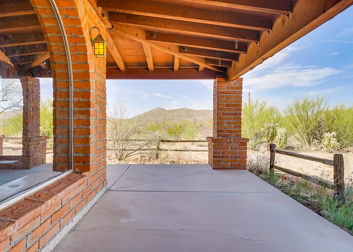 10-acre Desert Oasis W/ Expansive Patio In Tucson! Holiday home *