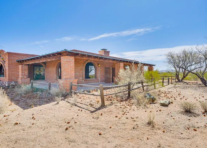 10-acre Desert Oasis W/ Expansive Patio In Tucson! Holiday home Tucson